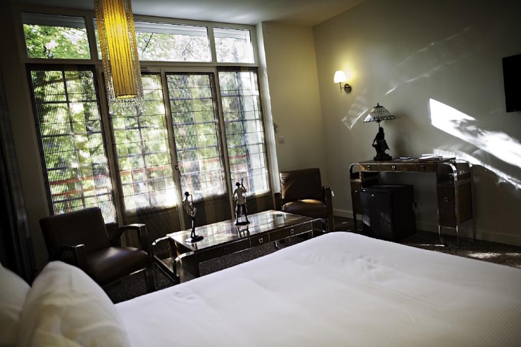 Demeures & Chateaux La Belle Meuniere Роят Екстериор снимка